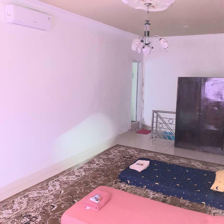 Almira Homestay Near Airport Jambi Eksteriør bilde